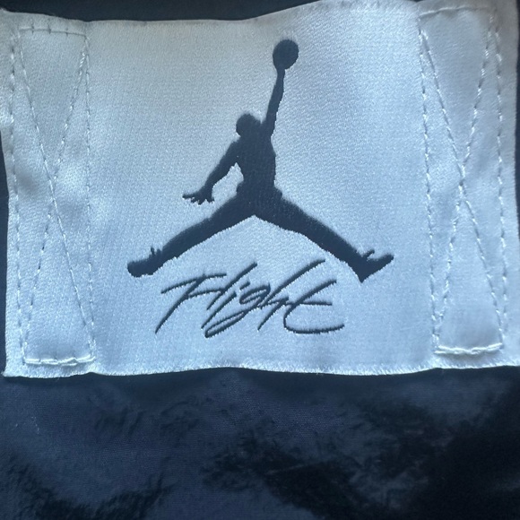 Jordan Women's Black Short-Sleeve Jacket - Picture 3 of 4